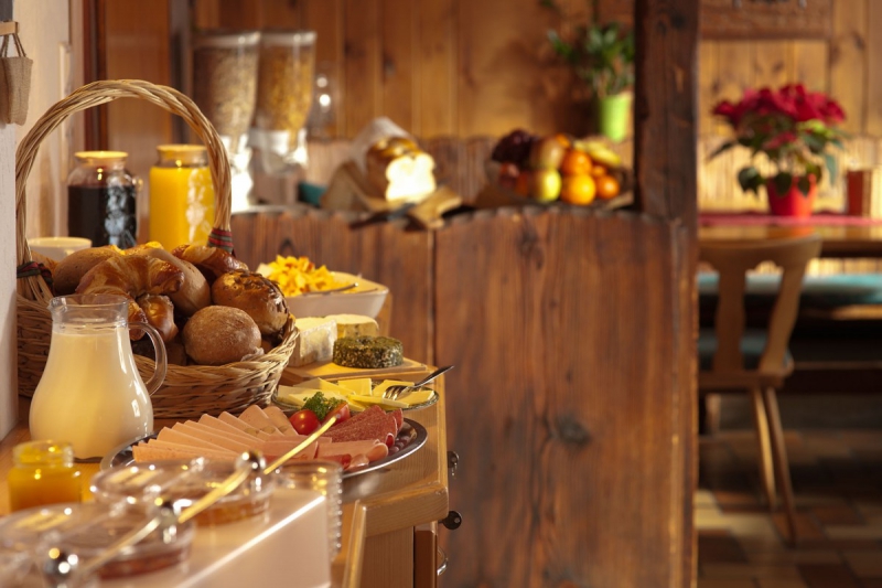 boulangerie-BAUDINARD SUR VERDON-min_breakfast_buffet_food_restaurant_meal_hotel_plate_fresh-718745